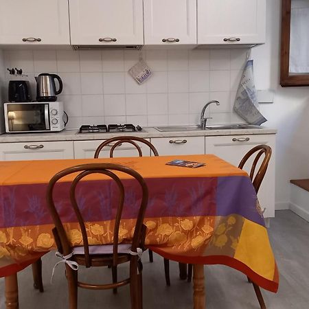 Casa Vacanze "Alcentro" Асизи Екстериор снимка